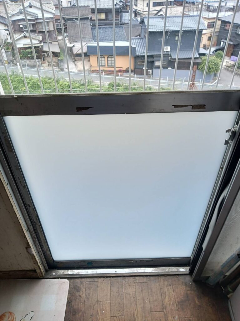 八幡東区の掃き出し窓すりガラス交換 施工後